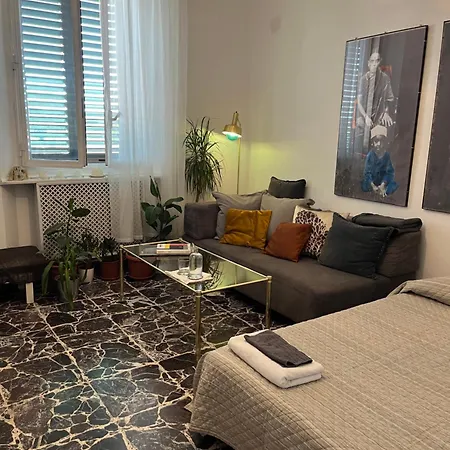 Private In * Florence